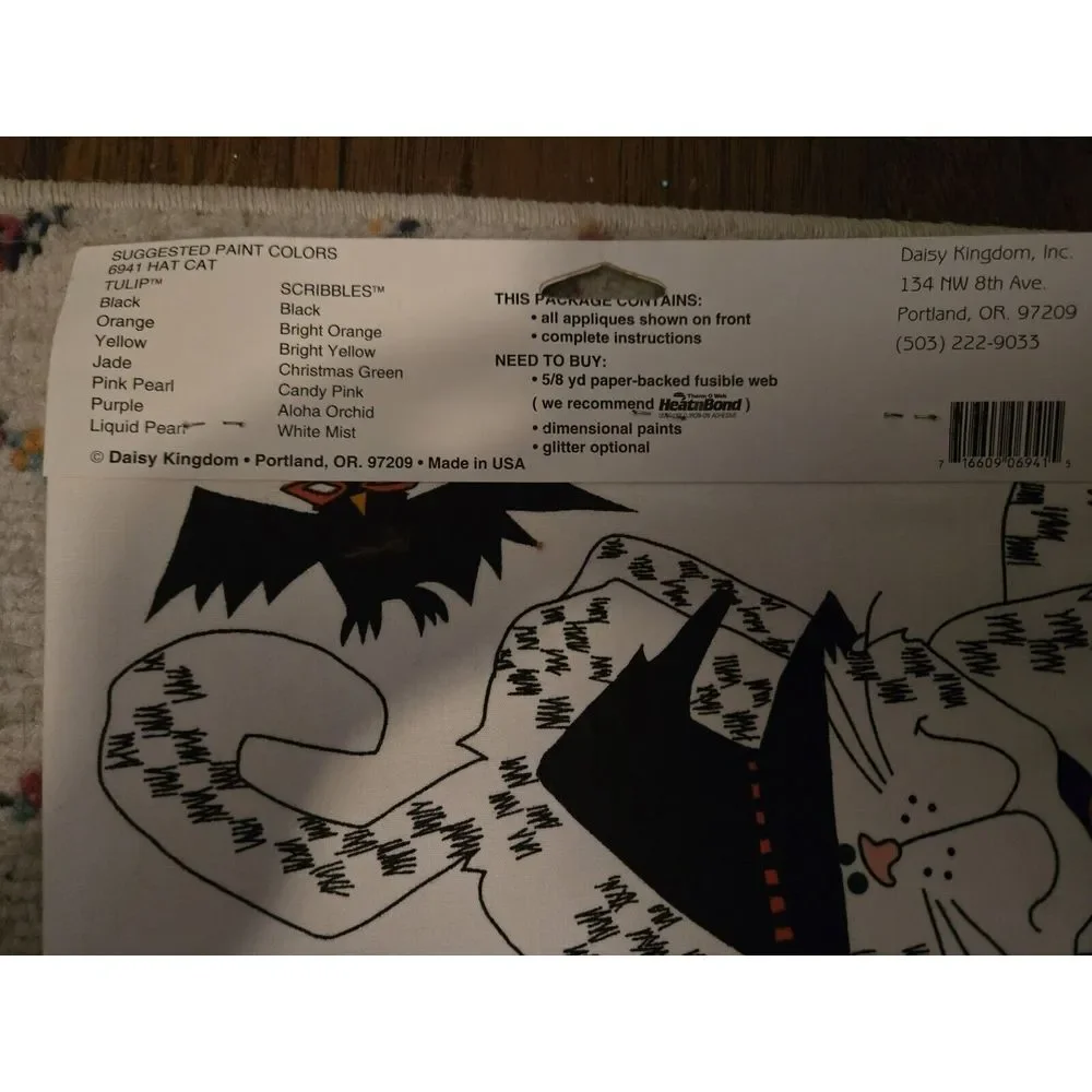 Daisy Kingdom No-Sew Fabric Applique Halloween Cat Hat Tote Shirt Craft Kit